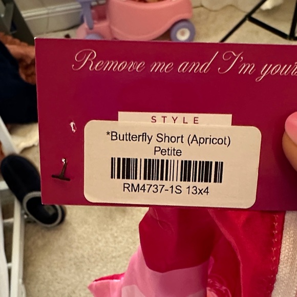 Chelsey Smith Crowns Butterfly Short Apricot Petite - Picture 5 of 5